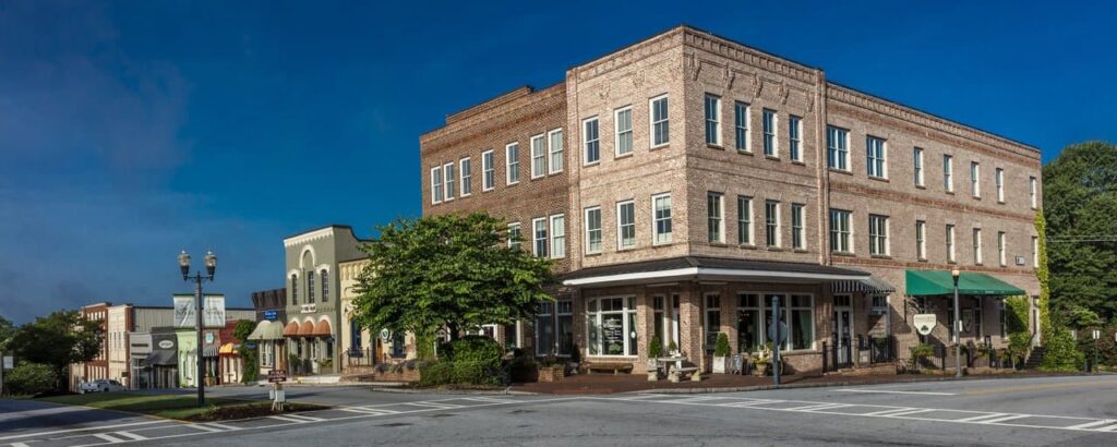 The Walking Dead Filming Locations - The Town Of Senoia In The State Of Georgia